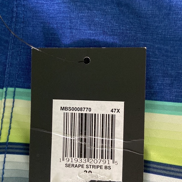 Hurley mens trunks with tags.smoke free home. 30 inch waist, 20 inch length - Picture 4 of 4